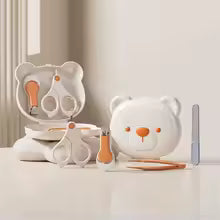 Bloom_Bear_6-piece_baby_grooming_kit_with_bear_storage_case