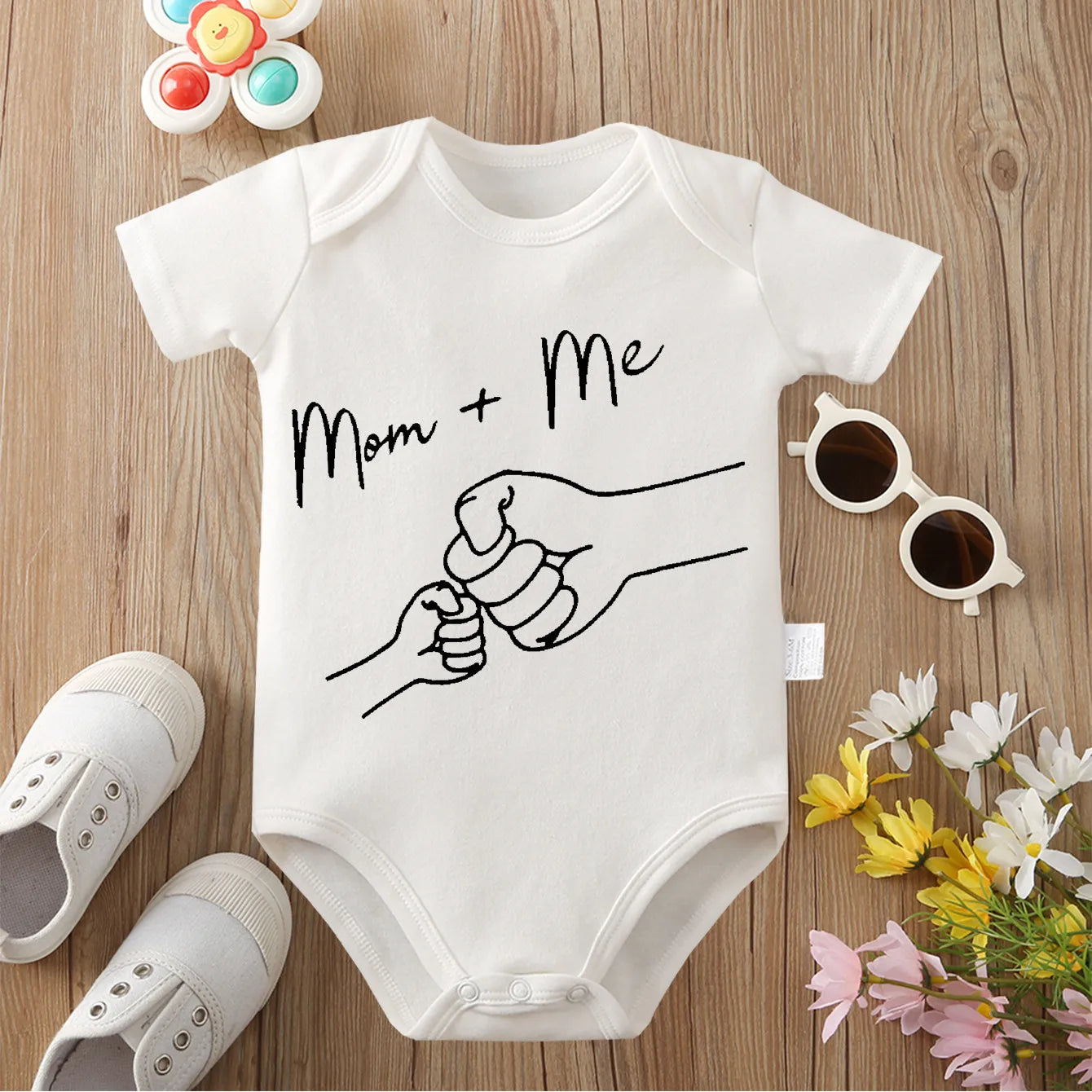 MOM and ME Exquisite Print 100% Cotton Cloths Comfortable Onesie Bodysuit for Baby Jumpsuit for 0 to 12 Months Newborn